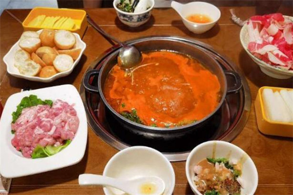 大胡子牛羊肉火锅加盟
