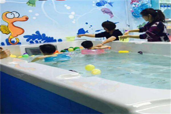 小当家婴幼儿游泳馆