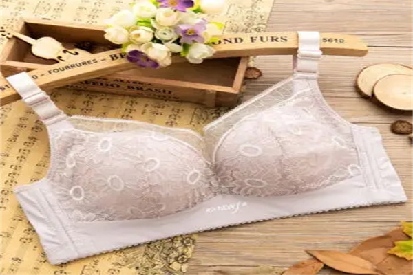 薇可服饰加盟