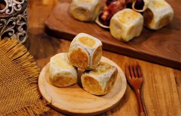 粒方体仙豆糕