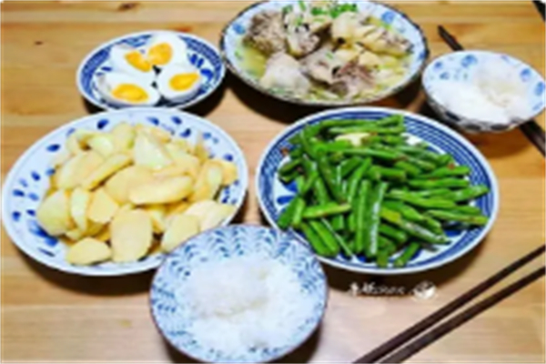 夫妻家常菜加盟