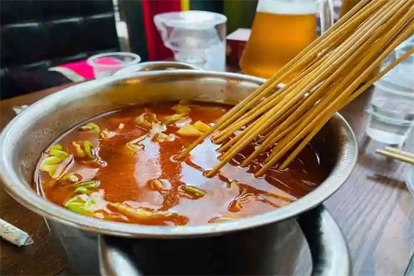 鲁锅鲁串加盟