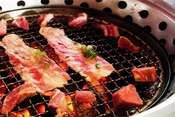 精致台湾烧肉火锅