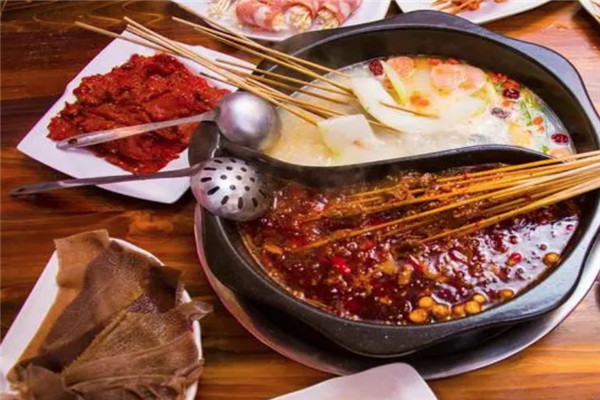 小胡子串串火锅
