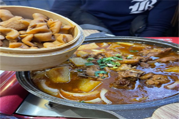 许一手肥肠土鸡煲