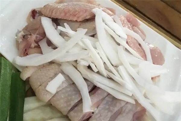 椰岛风情椰子鸡