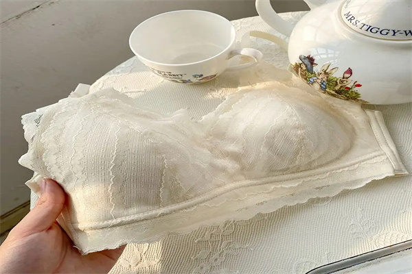 莉莉安内衣加盟