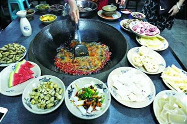 庄李柴火鸡火锅加盟