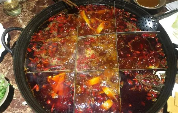 九宫格老灶火锅