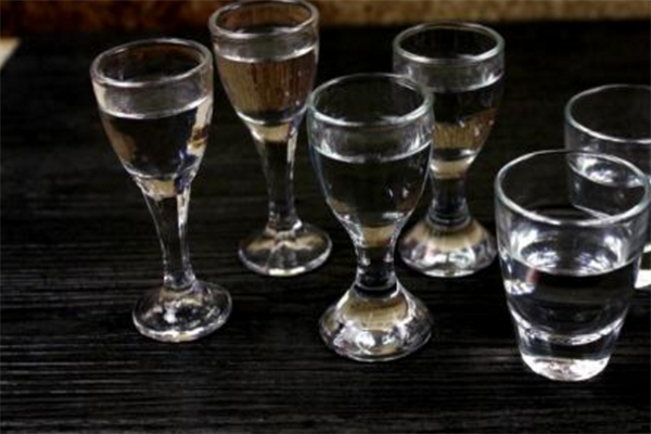 百年公主白酒加盟