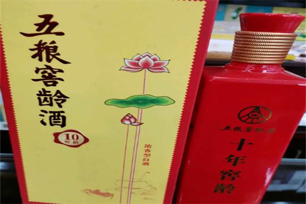 五粮窖龄酒