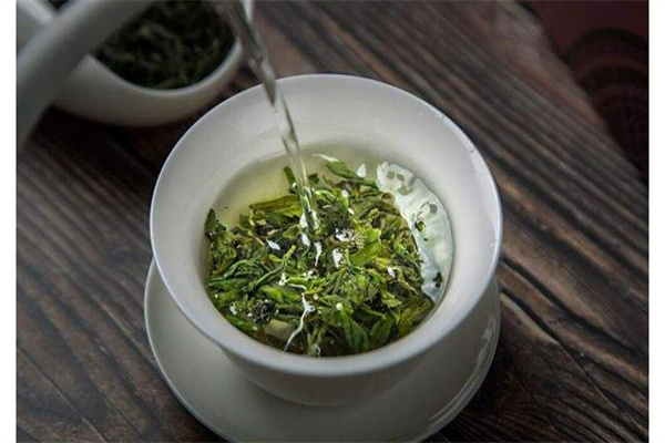 早春绿茶