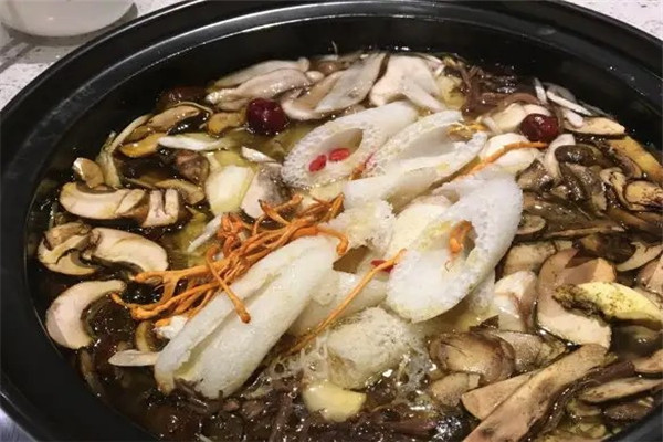 原生态野菜汤锅