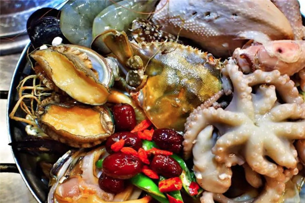 鸿运海鲜火锅