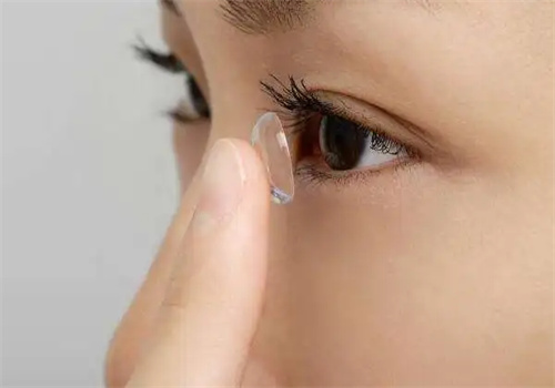 朴美熙隐形眼镜