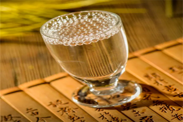 蓝白战白酒加盟