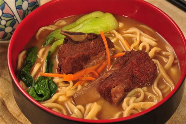 洪山辣肉面馆