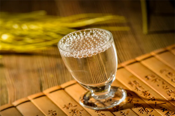 英将酒业加盟
