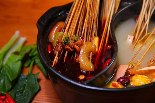 巴山味庄砂锅串串香