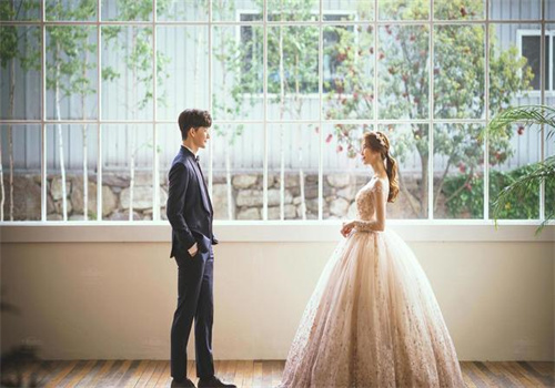 罗曼蒂克婚纱摄影