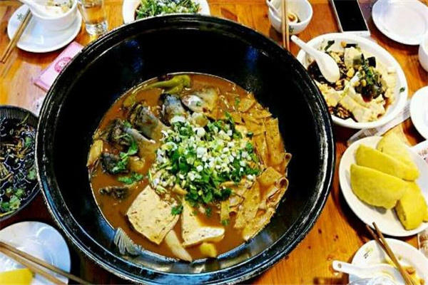 口口香铁锅焖面