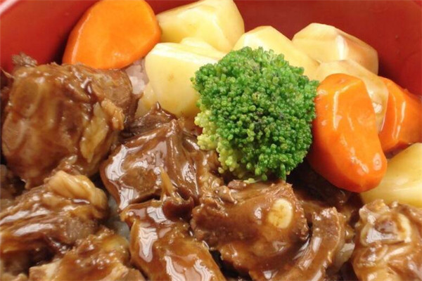 新尝热骨匠骨头排骨饭