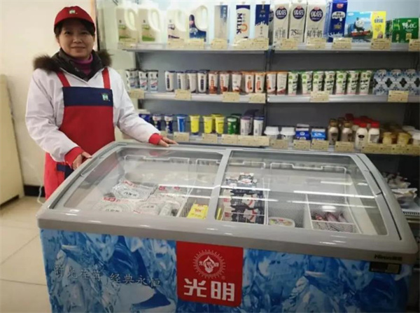 光明牛奶棚