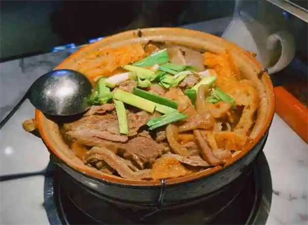 嘭嘭鲜牛杂煲