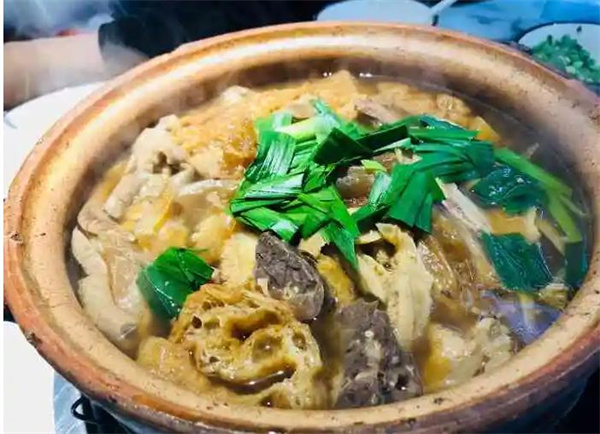 嘭嘭鲜牛杂煲