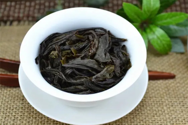皇袍春茶业加盟