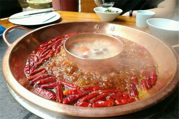 爆牙老火锅