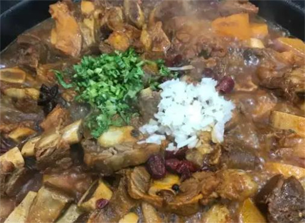 闯关东牛排牛尾锅