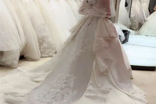 露维娅婚纱高级定制
