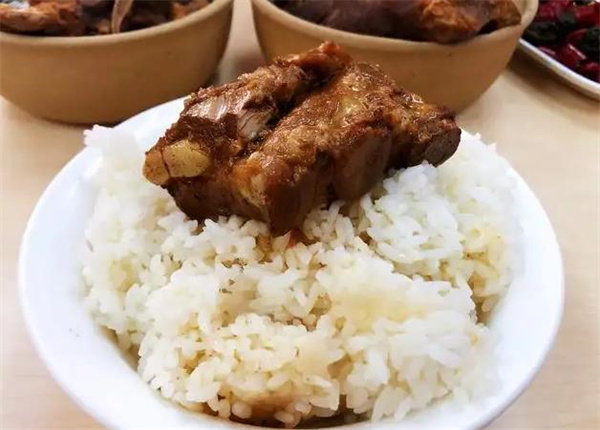 福源春排骨米饭