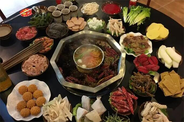 霸火锅鲜菜老火锅加盟