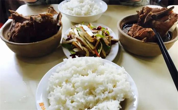 福源春排骨米饭