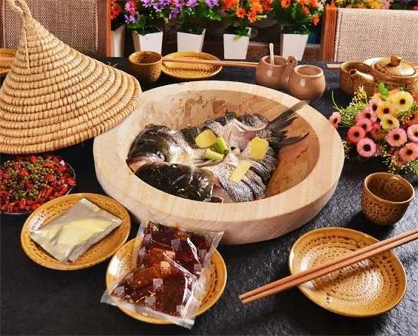 鱼品记蒸汽石锅鱼