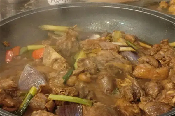 大嫂镬仔招牌火焰鹅