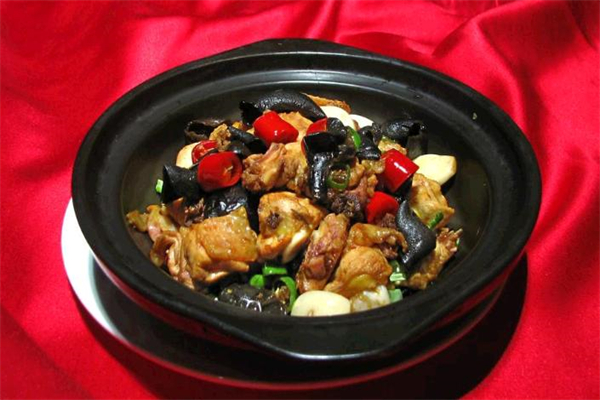 周九哥黄焖鸡米饭加盟