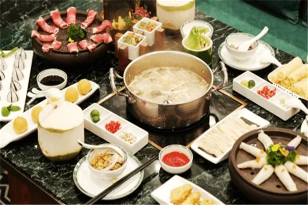椰园四季椰子鸡火锅