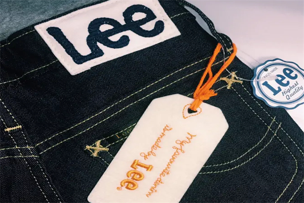 lee官网加盟