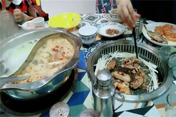 肉多多自助烤肉火锅
