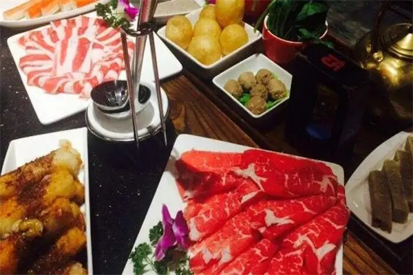肉多多自助烤肉火锅