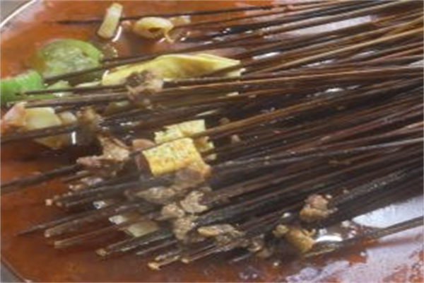 老万手提式串串香加盟