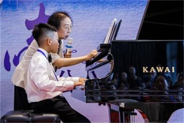 育童钢琴
