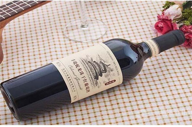 丰收干红葡萄酒