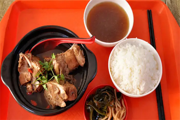 宝哥排骨米饭早餐