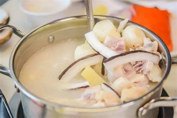霸霸椰子鸡