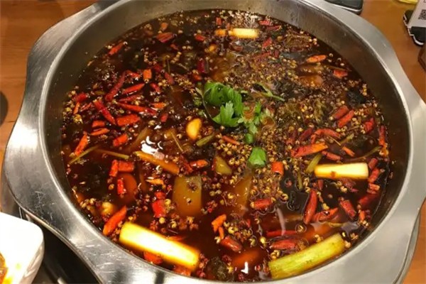 红油鱼火锅
