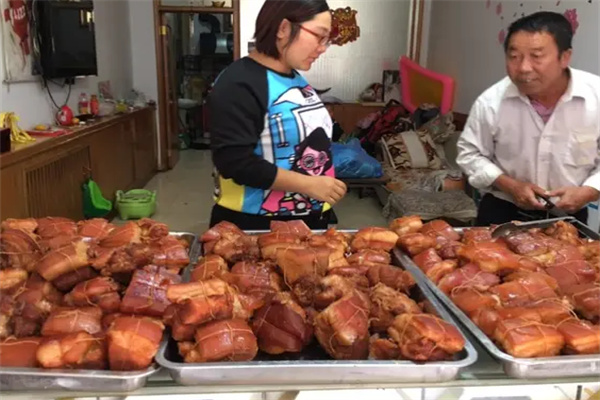 天添顺柴沟堡熏肉小吃